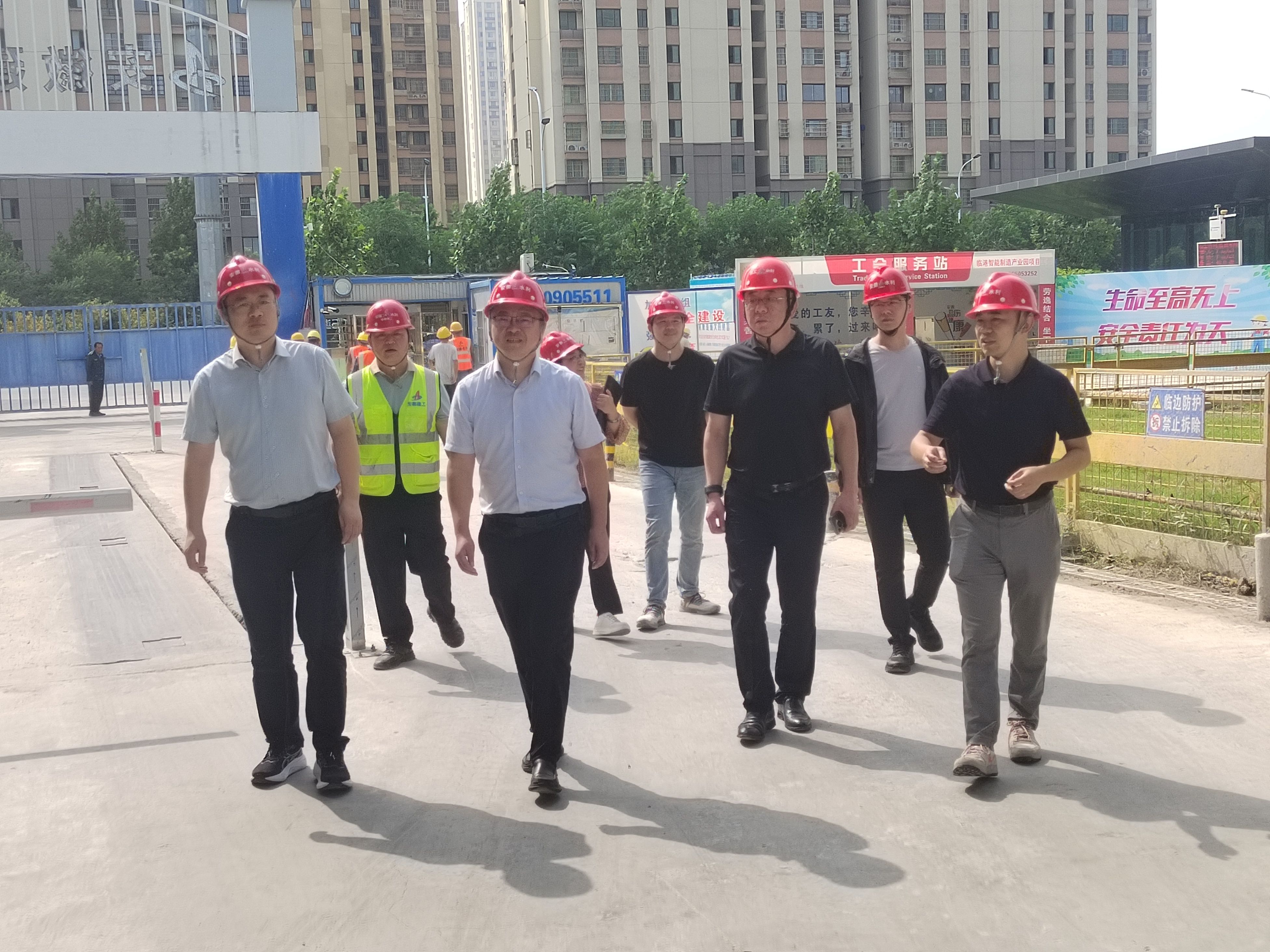 屈波1小.jpg